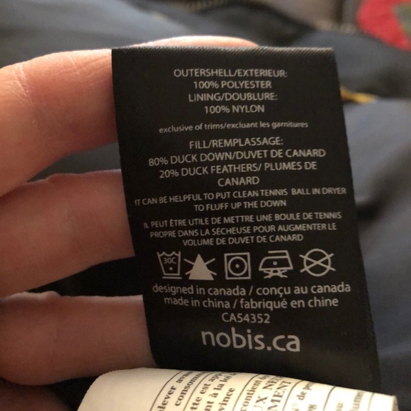 Size Small Nobis down jacket - Picture 4 of 4